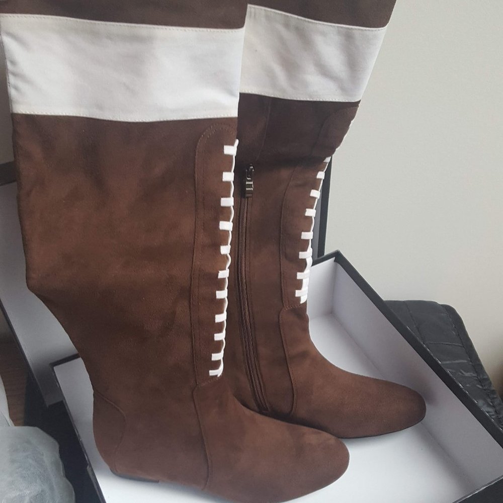 Herstar Football Style Boots Size 8 NWT